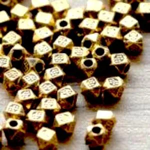 Antique Gold Faceted Flower Cube 4mm (100 pcs)