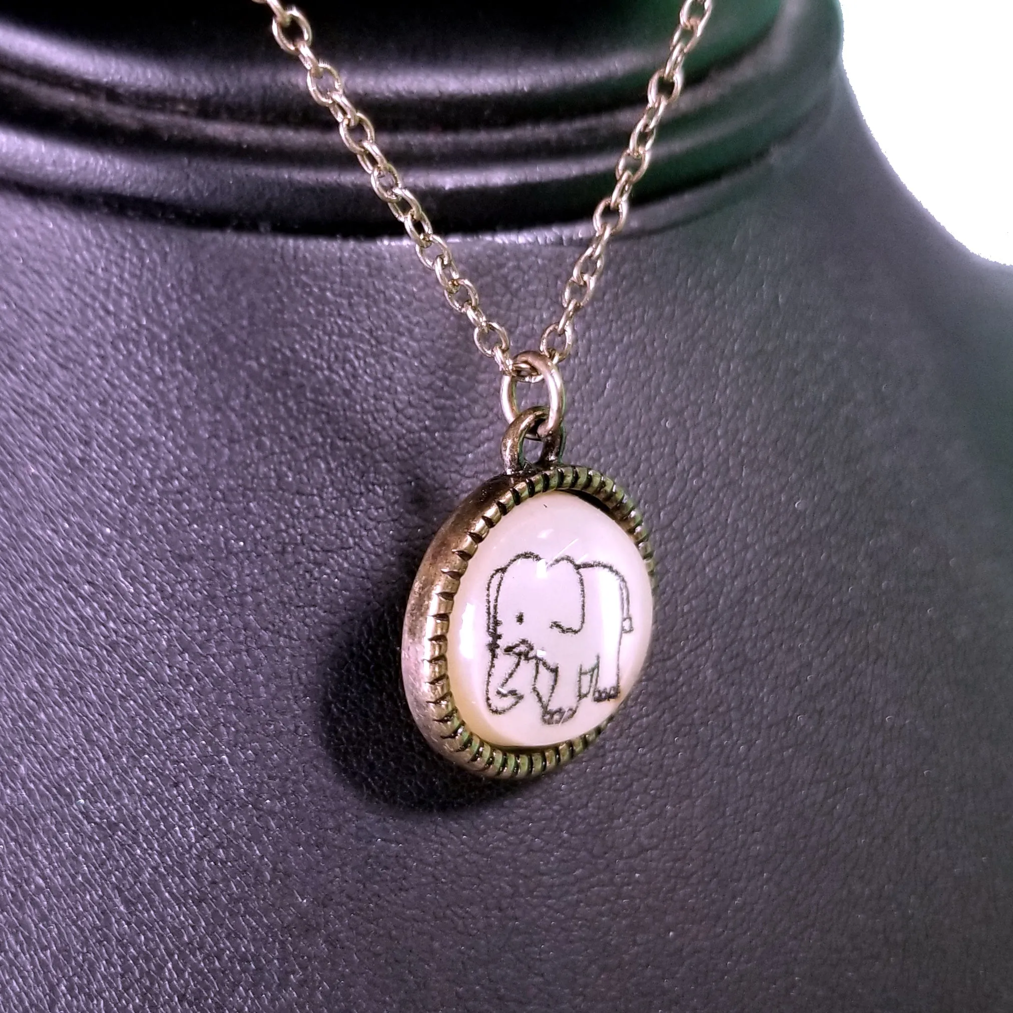 Elephant Round Necklace