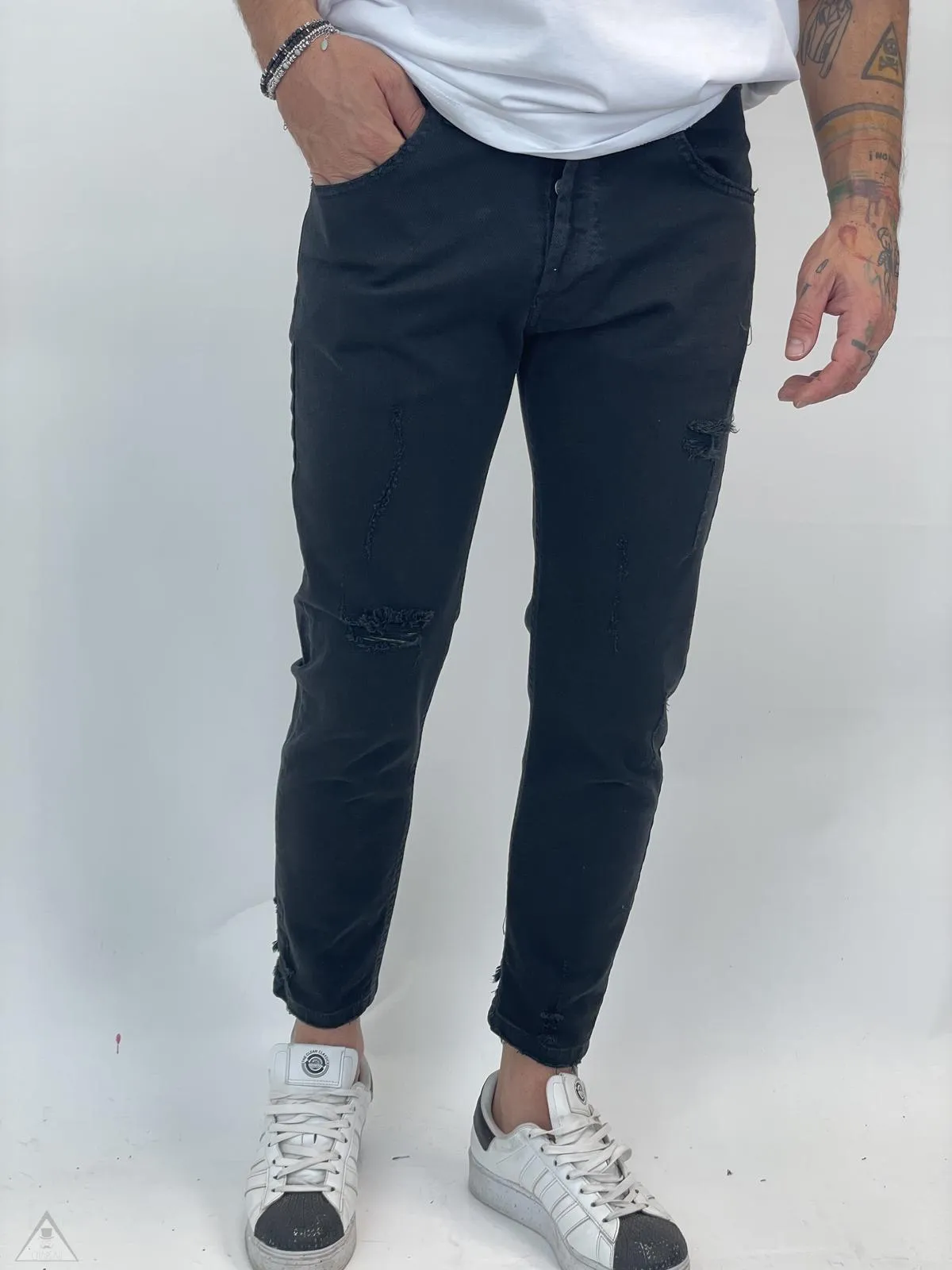 Skinny Black